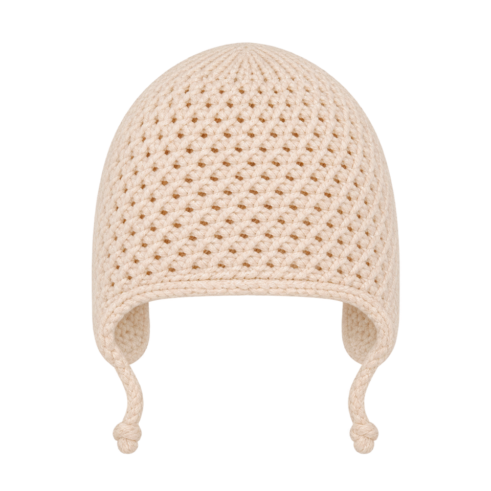 Light earflap hat